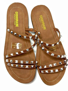 Cushionaire Inez Studded Flat Sandals in Brown US 9M